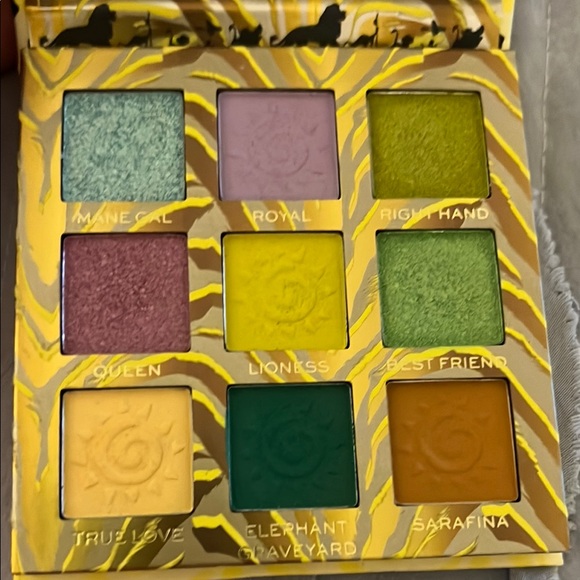 Makeup Revolution Lion King Eyeshadow Palette with Yellow and Black Design - Picture 5 of 6